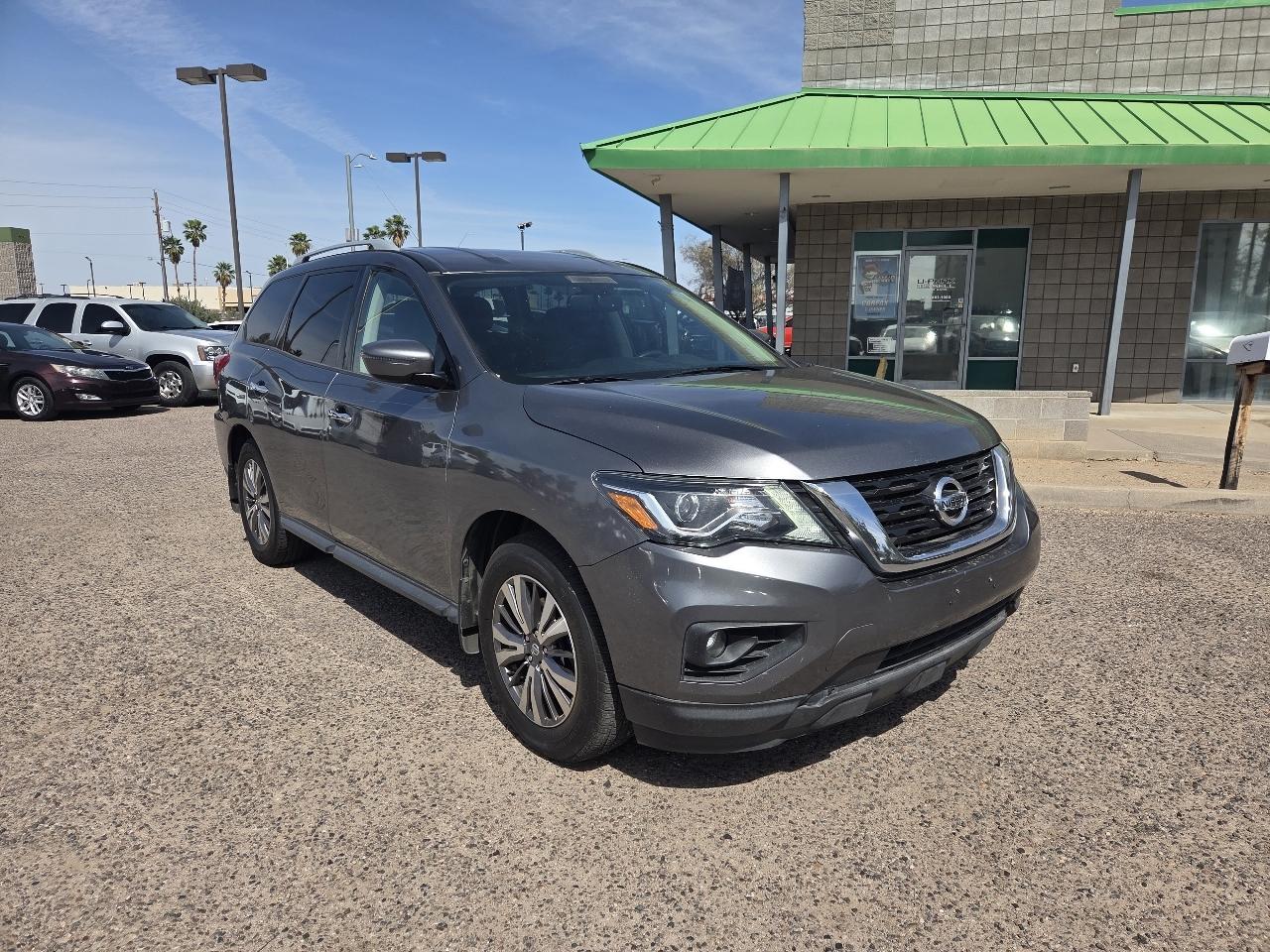 Nissan Pathfinder 4x4 SV 2019