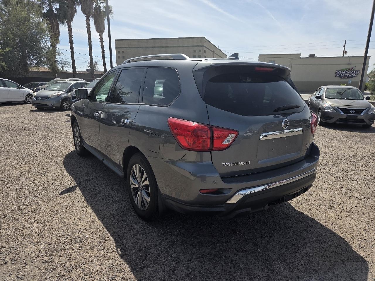 Nissan Pathfinder 4x4 SV 2019