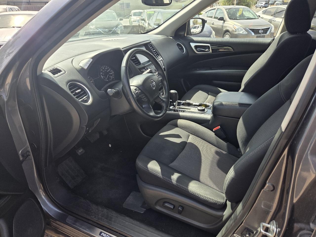 Nissan Pathfinder 4x4 SV 2019