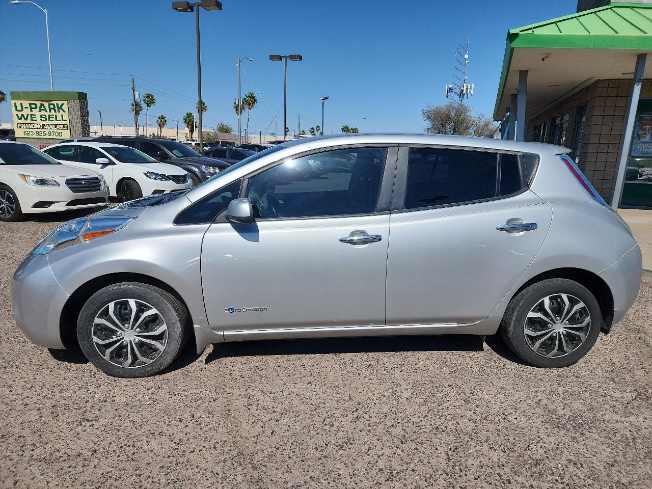 Nissan Leaf 4dr HB S 2013