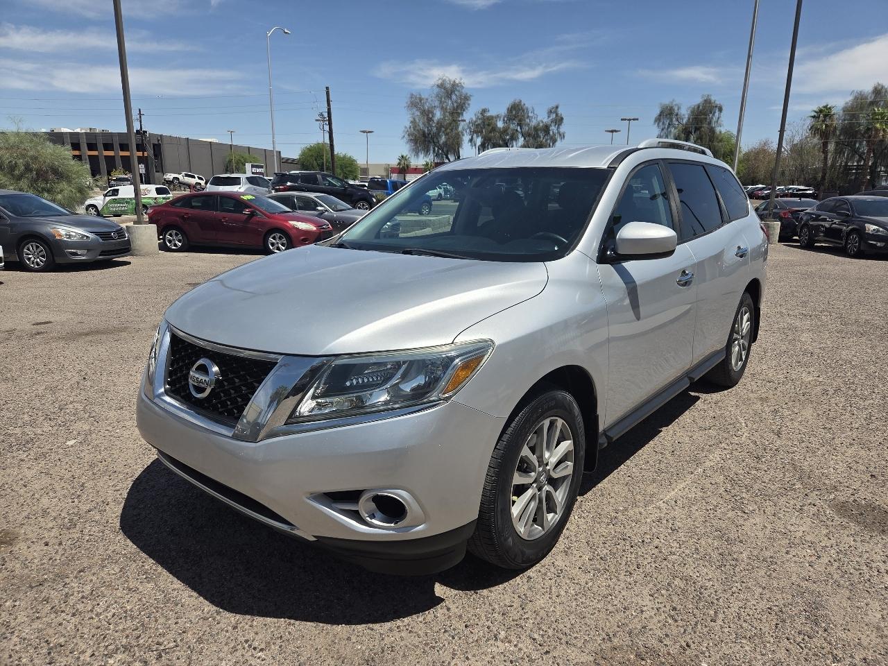 Nissan Pathfinder 2WD 4dr SV 2013