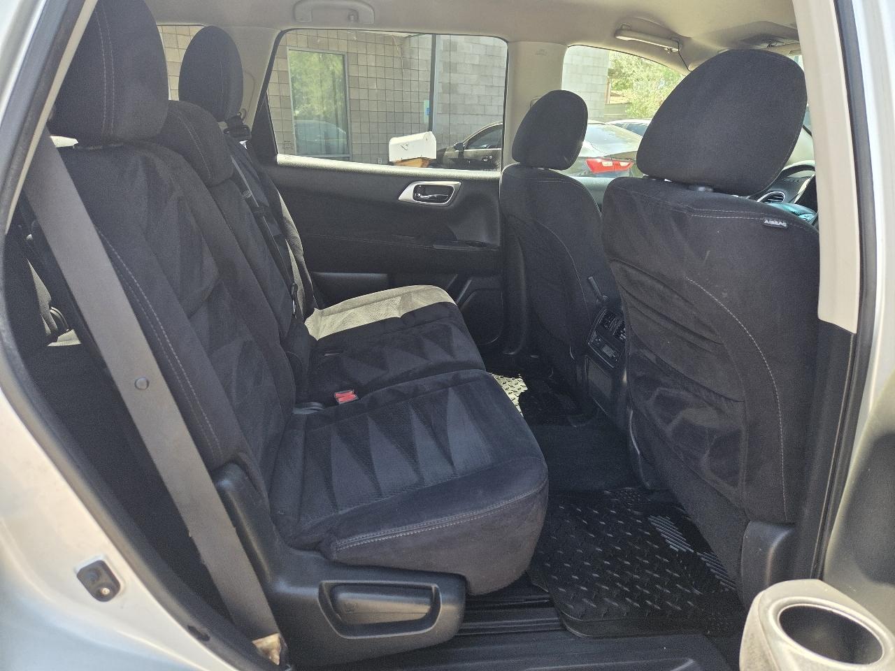 Nissan Pathfinder 2WD 4dr SV 2013