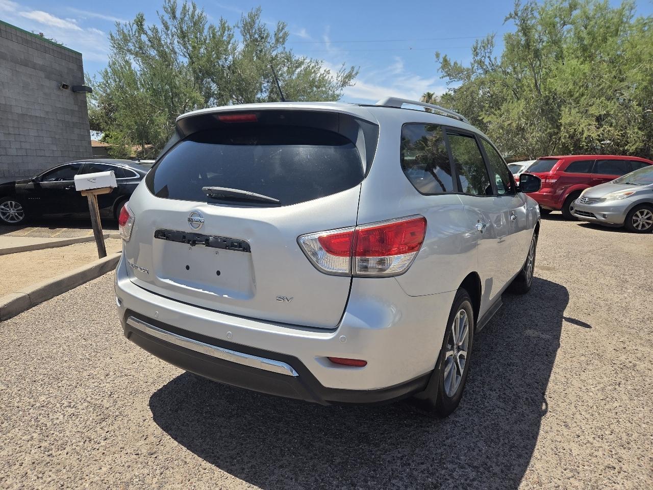 Nissan Pathfinder 2WD 4dr SV 2013