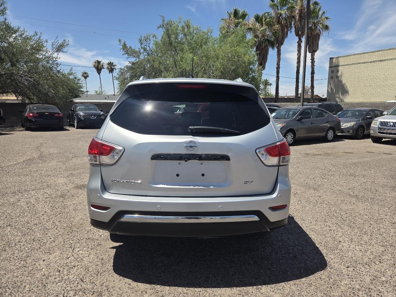 Nissan Pathfinder 2WD 4dr SV 2013