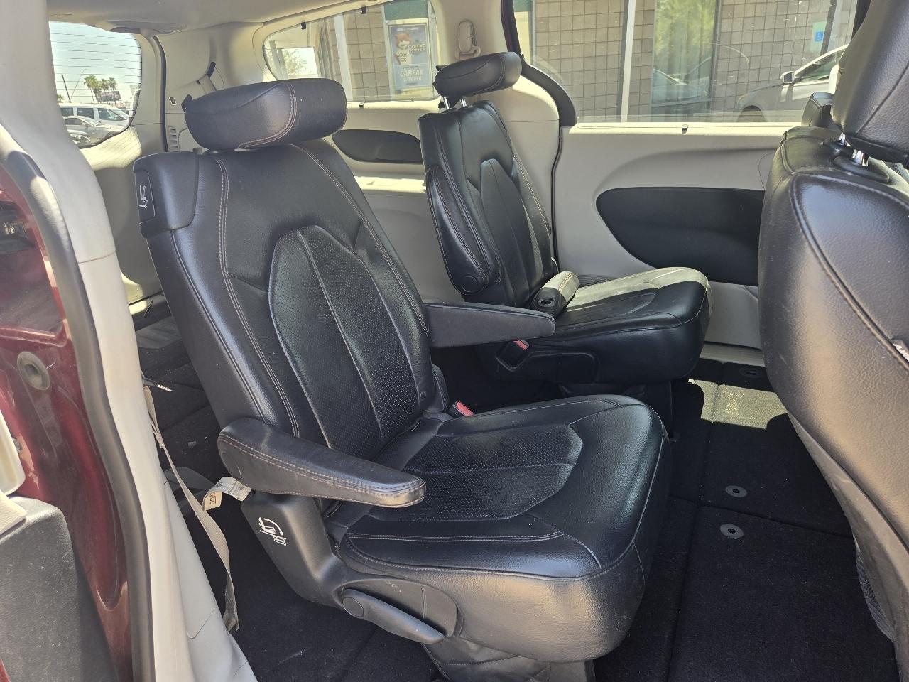 Chrysler Pacifica Touring L FWD 2018
