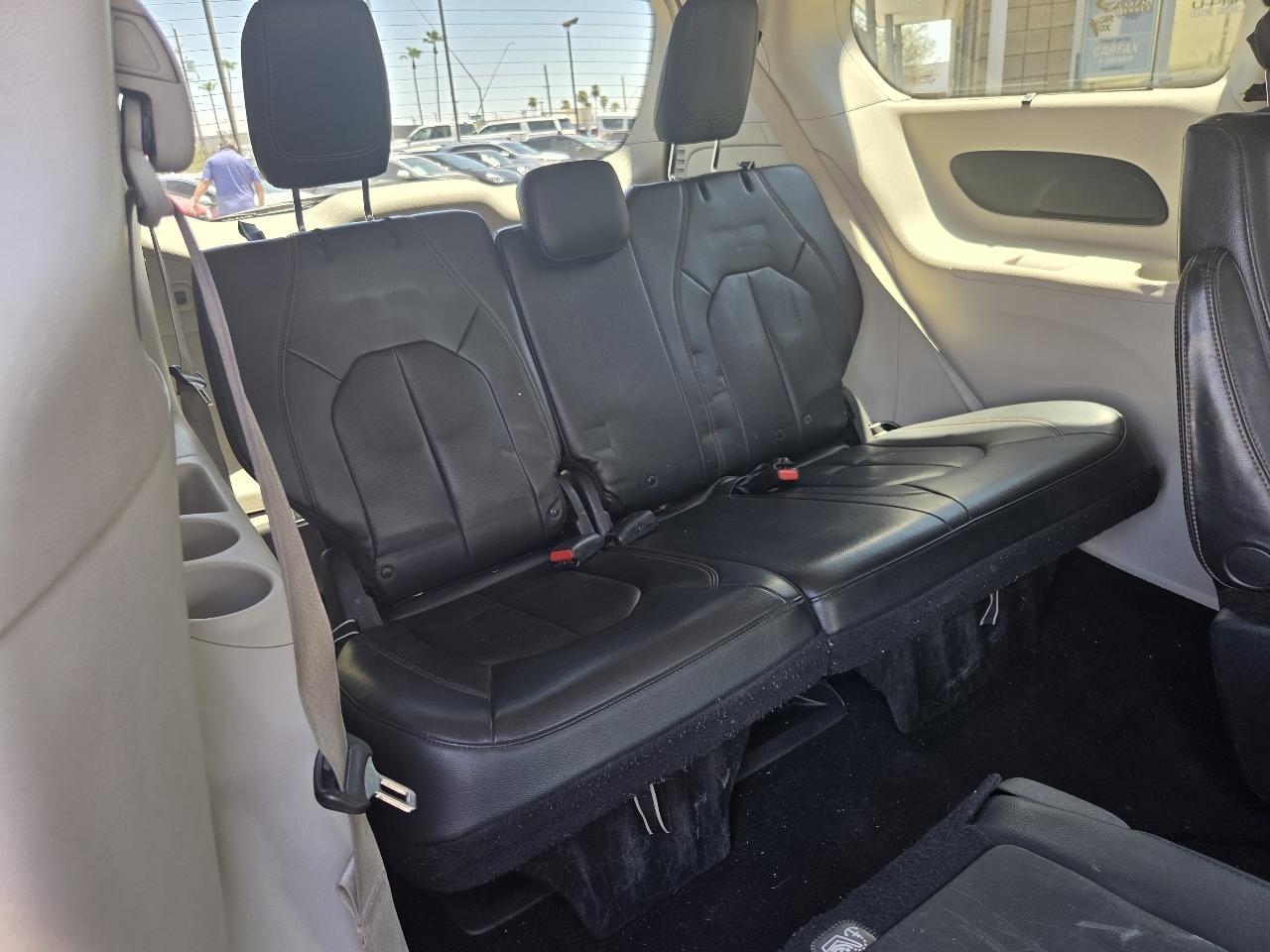 Chrysler Pacifica Touring L FWD 2018