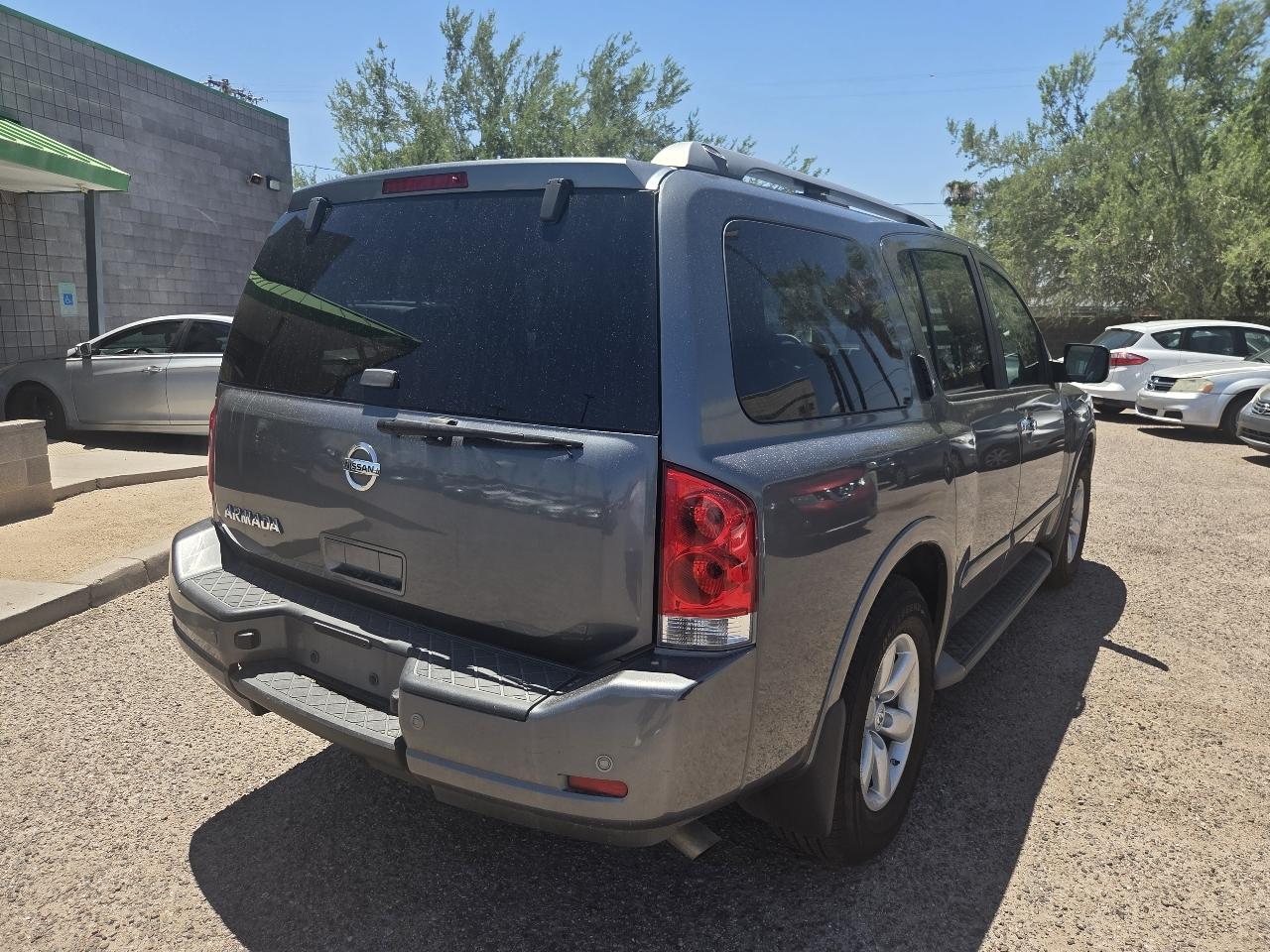 Nissan Armada 2WD 4dr SV 2015