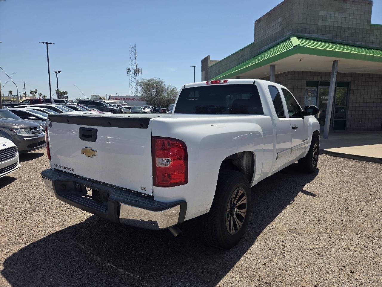 Chevrolet Silverado 1500 2WD Ext Cab 143.5" LS 2009