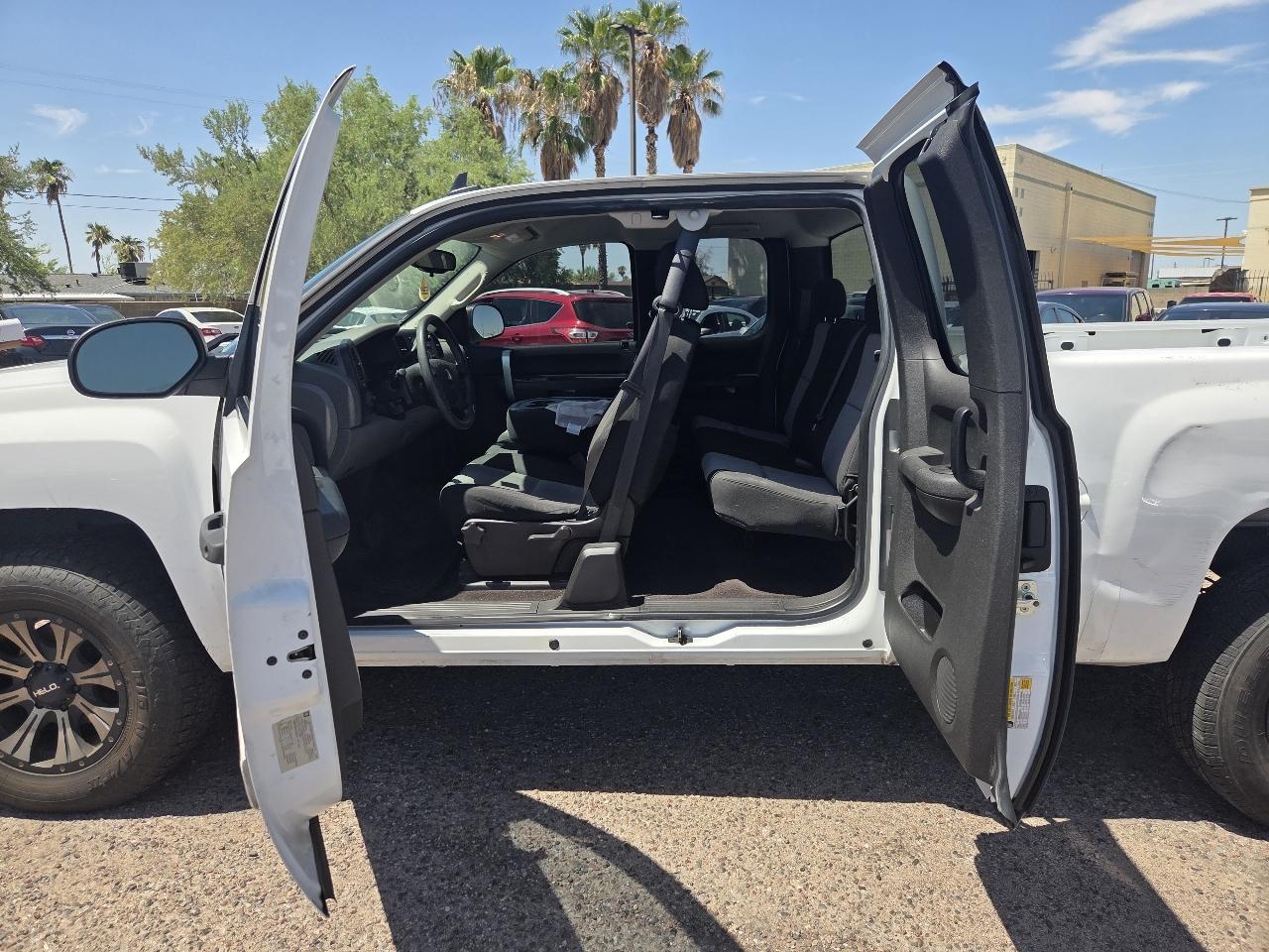 Chevrolet Silverado 1500 2WD Ext Cab 143.5" LS 2009