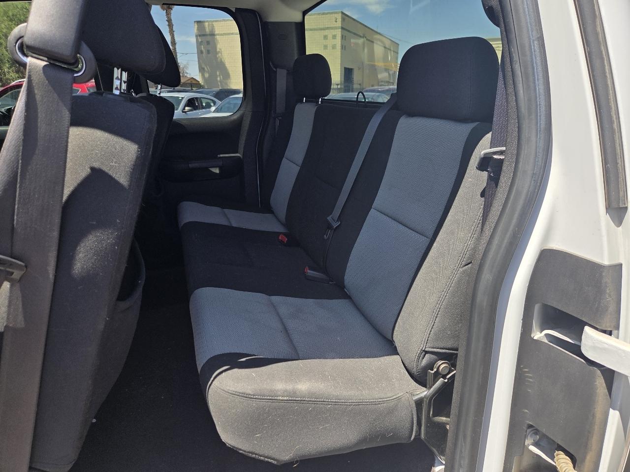Chevrolet Silverado 1500 2WD Ext Cab 143.5" LS 2009
