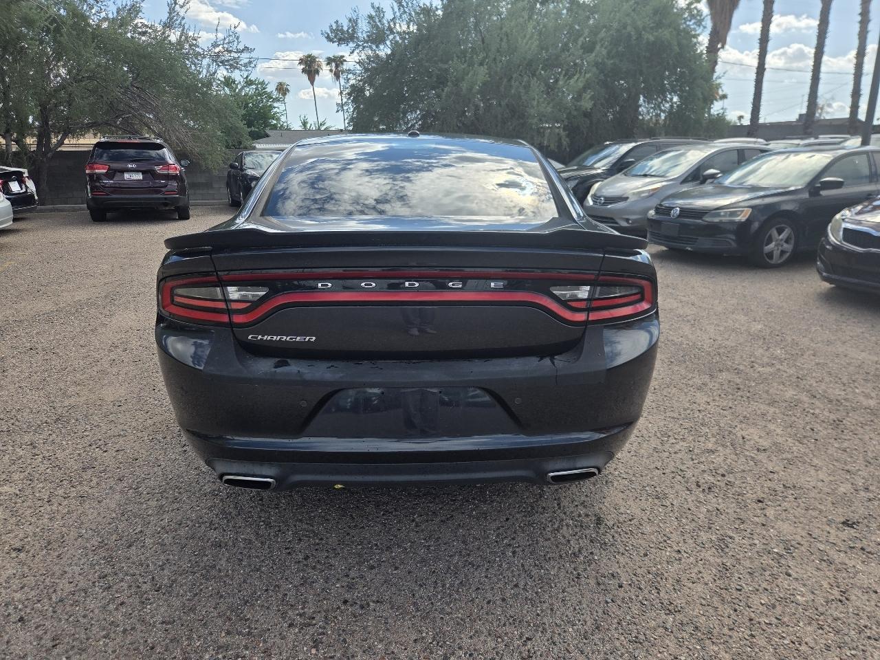 Dodge Charger 4dr Sdn SE RWD 2016