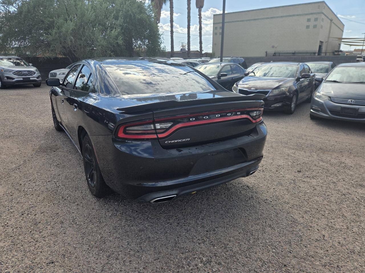 Dodge Charger 4dr Sdn SE RWD 2016