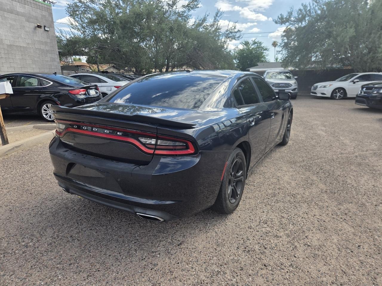 Dodge Charger 4dr Sdn SE RWD 2016
