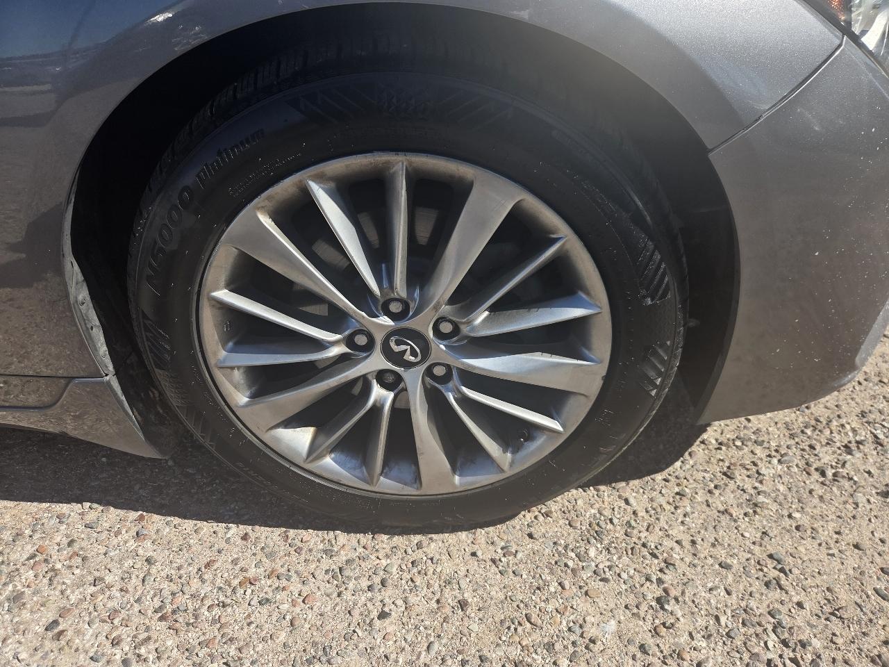 Infiniti Q50 3.0t LUXE AWD 2018