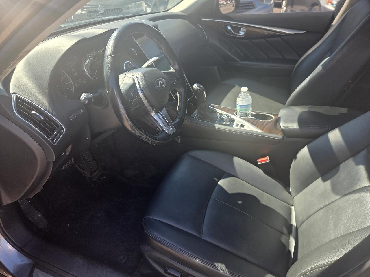 Infiniti Q50 3.0t LUXE AWD 2018