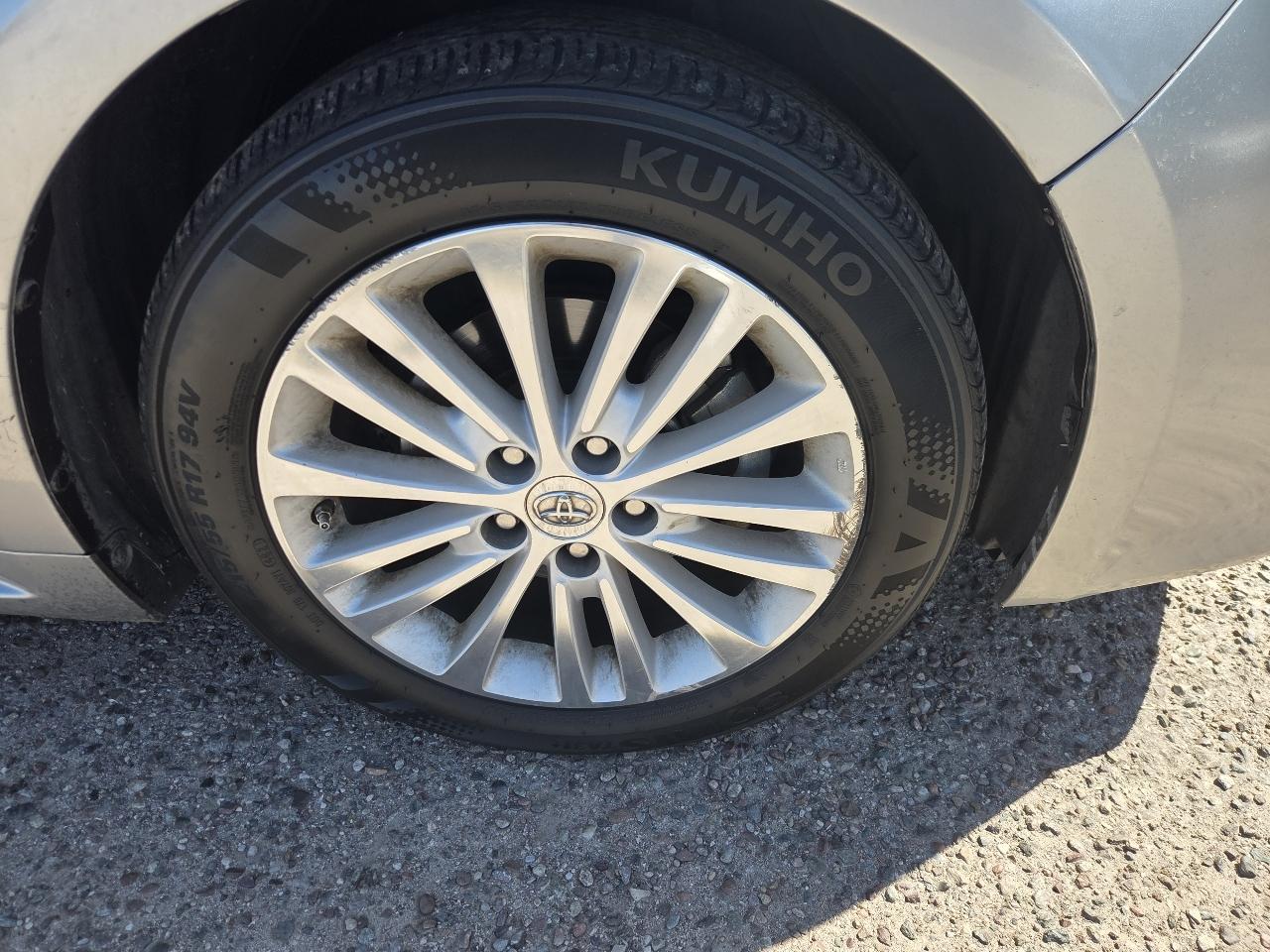 Toyota Avalon Hybrid 4dr Sdn XLE Premium (Natl) 2015