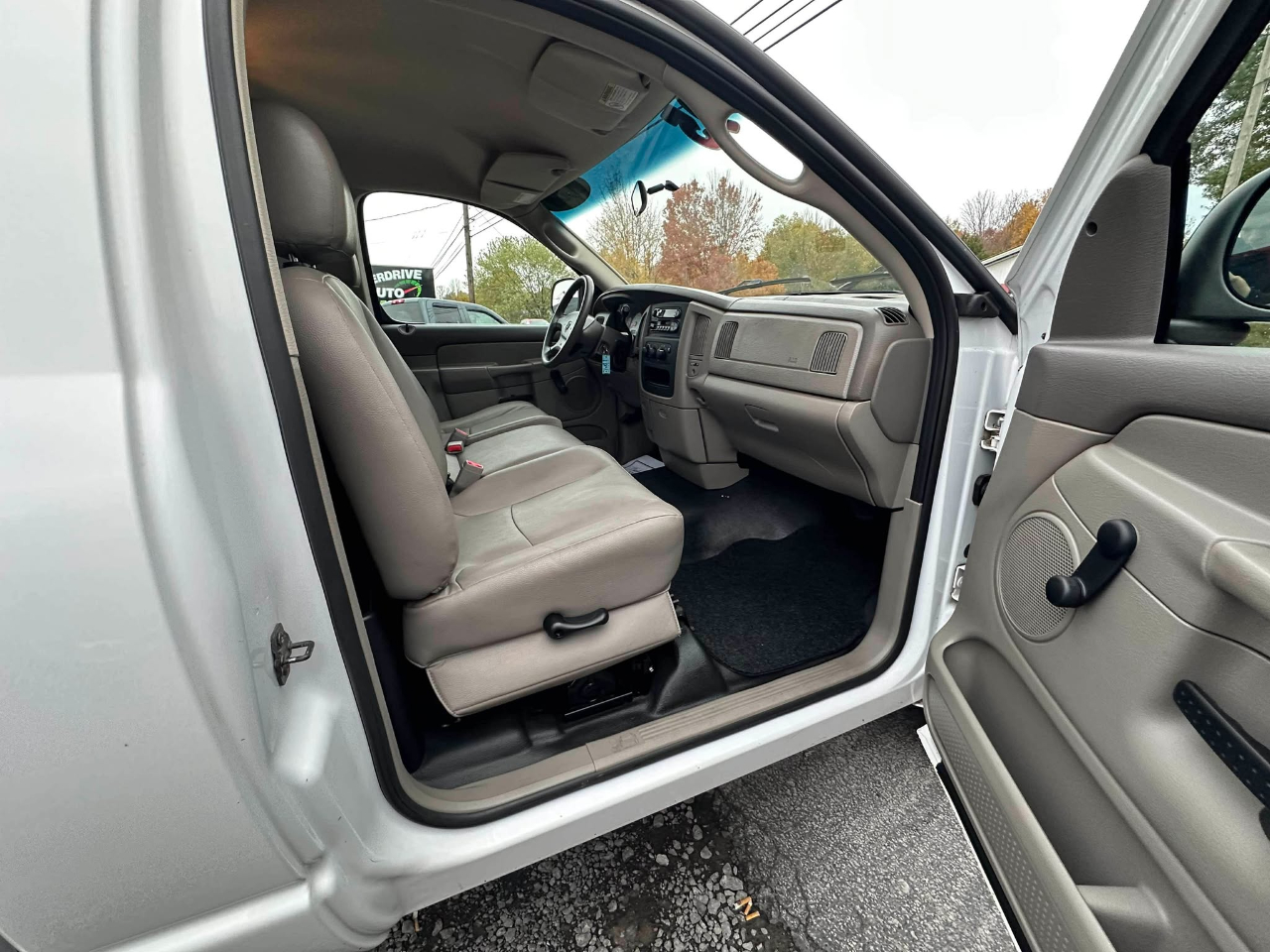 Dodge Ram 1500 Reg. Cab 8-ft. Bed 2WD 2002