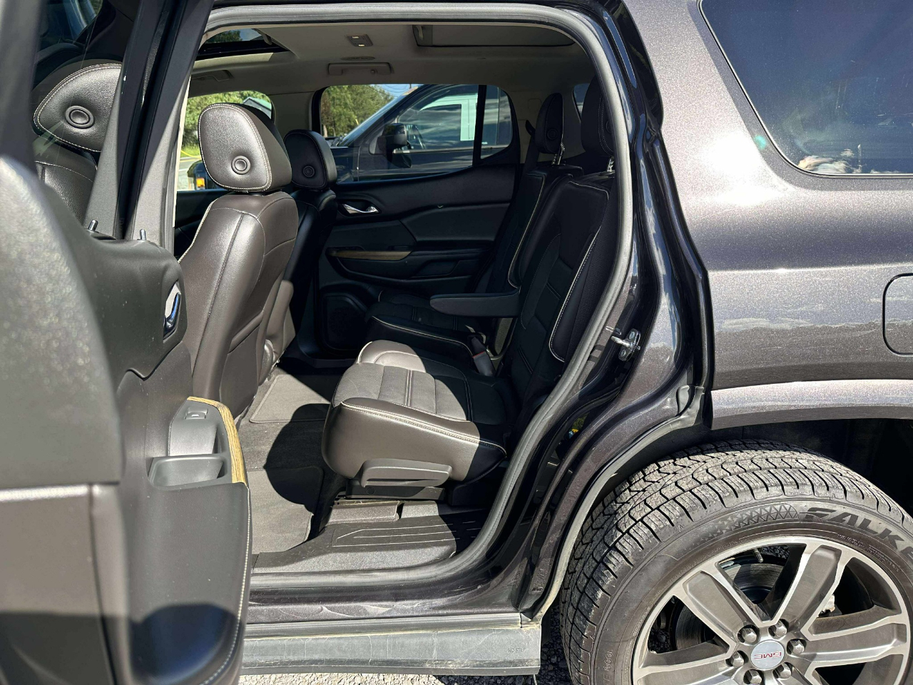 GMC Acadia Denali AWD 2017