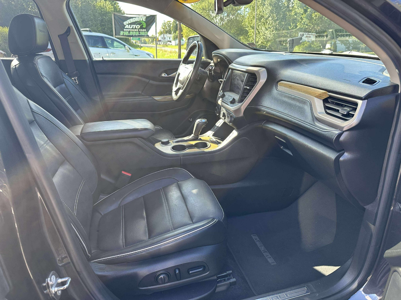 GMC Acadia Denali AWD 2017