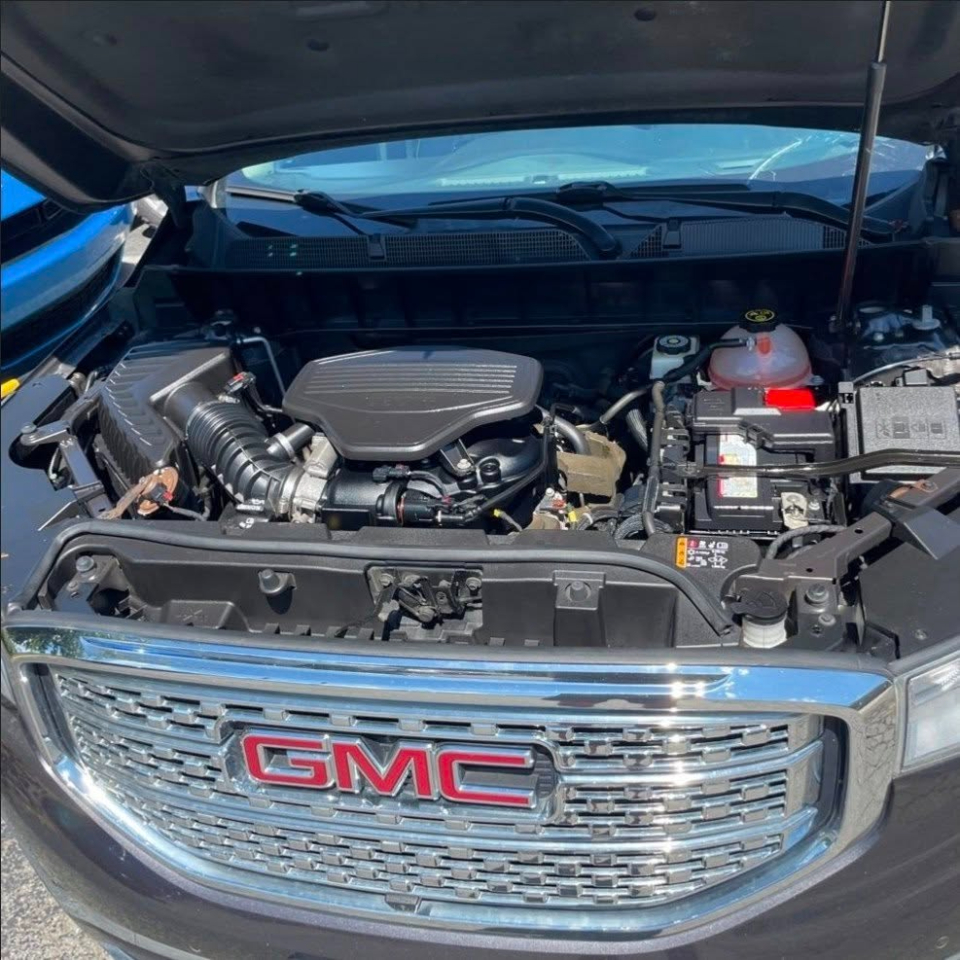 GMC Acadia Denali AWD 2017