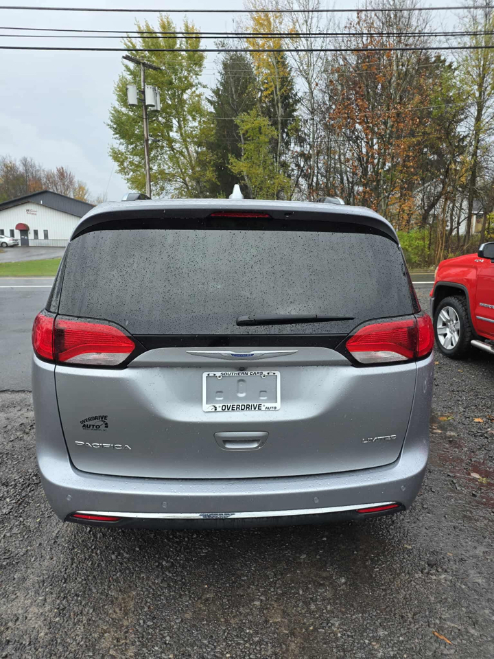 Chrysler Pacifica Limited 2018