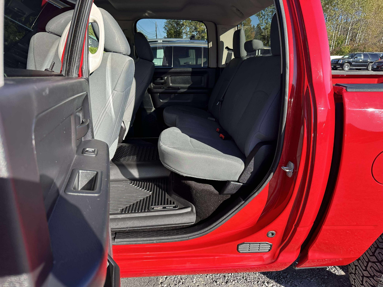 RAM 1500 Tradesman Crew Cab SWB 4WD 2016