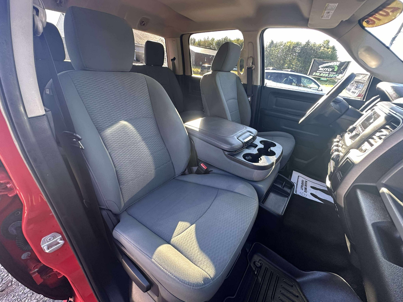 RAM 1500 Tradesman Crew Cab SWB 4WD 2016