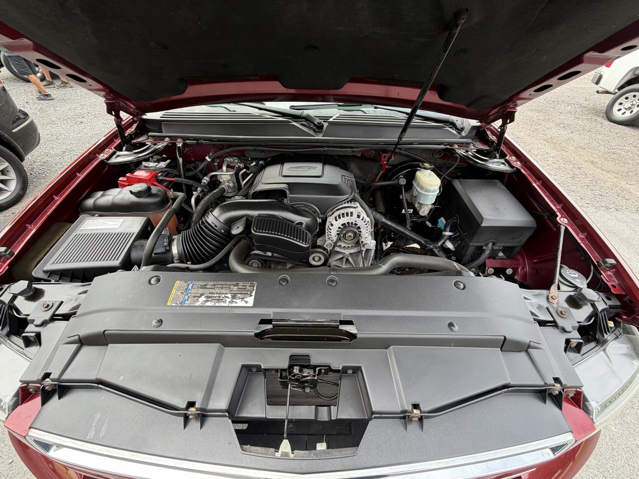 2010 Chevrolet Suburban LT - Photo 10