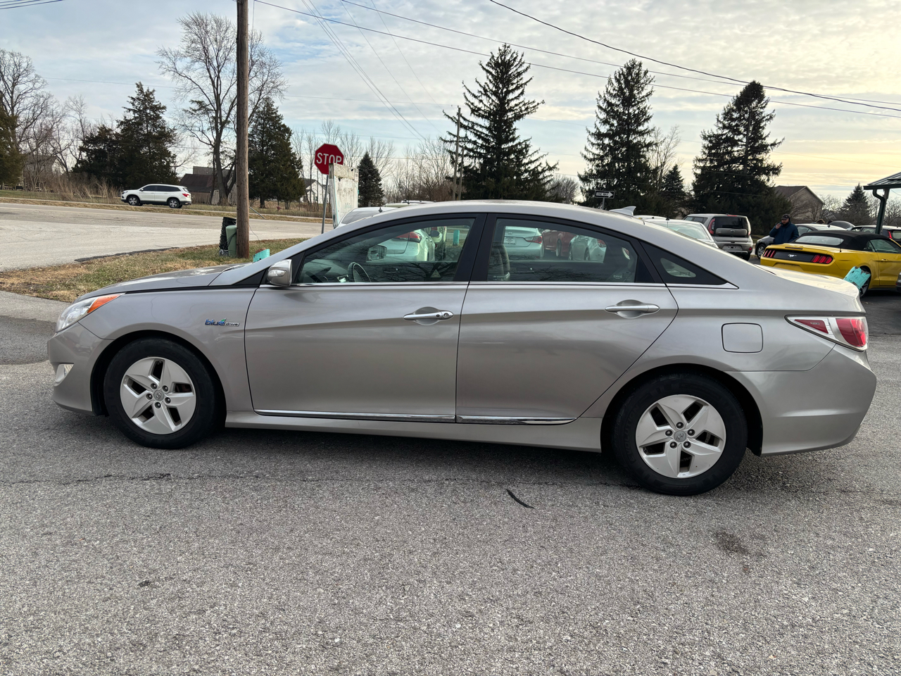 Hyundai Sonata Hybrid Sedan 2012