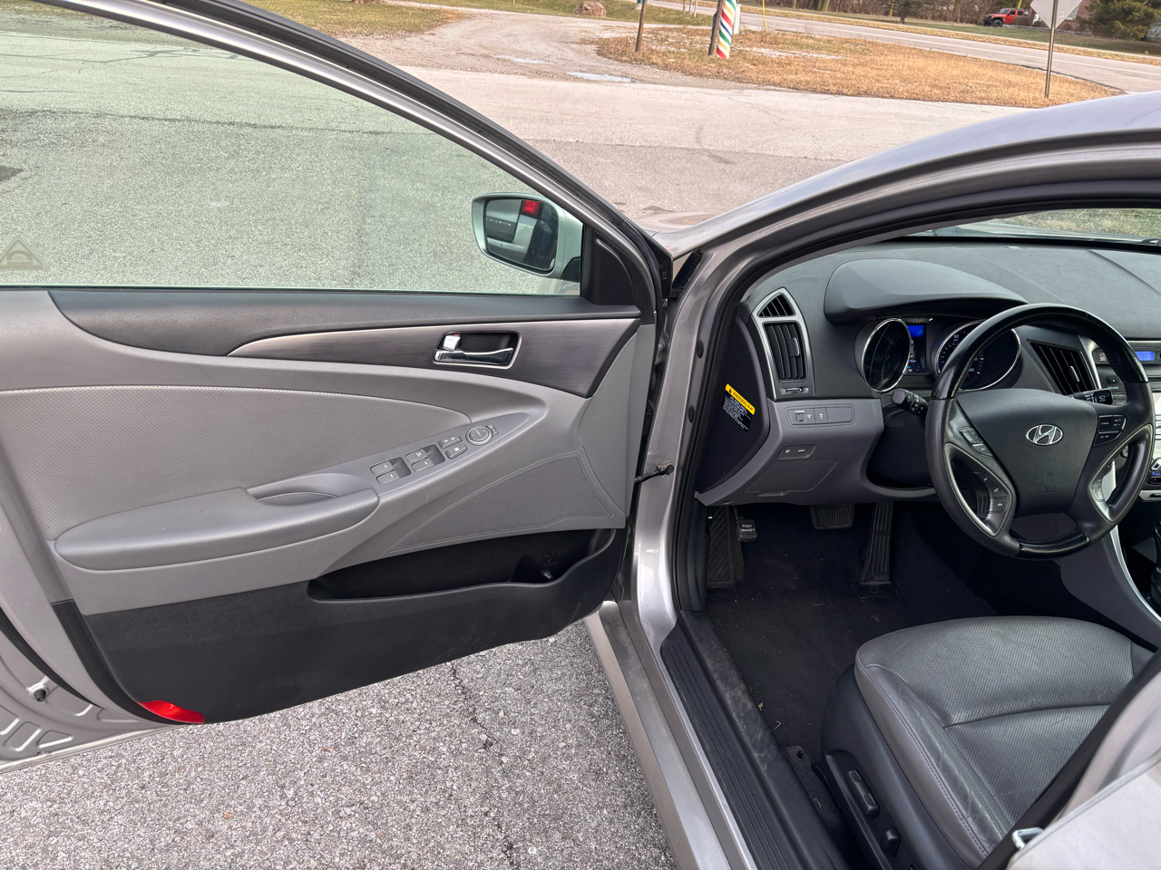 Hyundai Sonata Hybrid Sedan 2012
