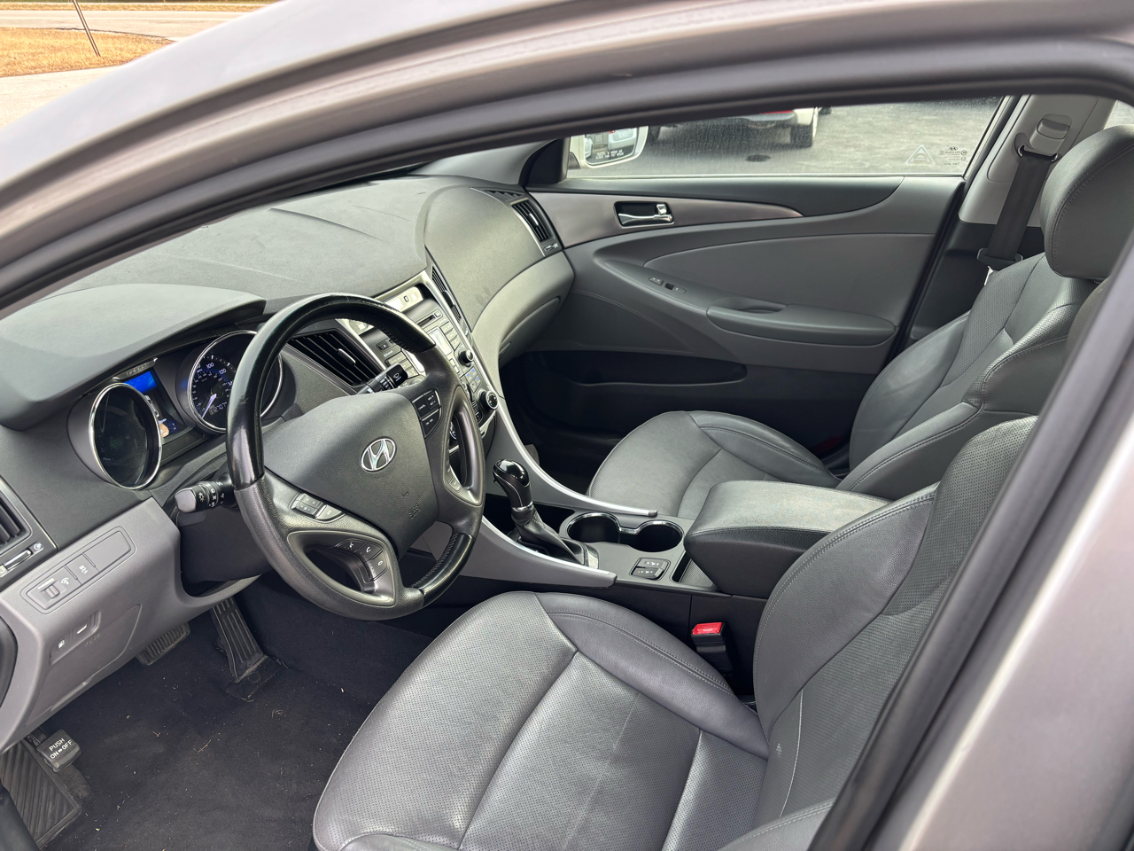 Hyundai Sonata Hybrid Sedan 2012