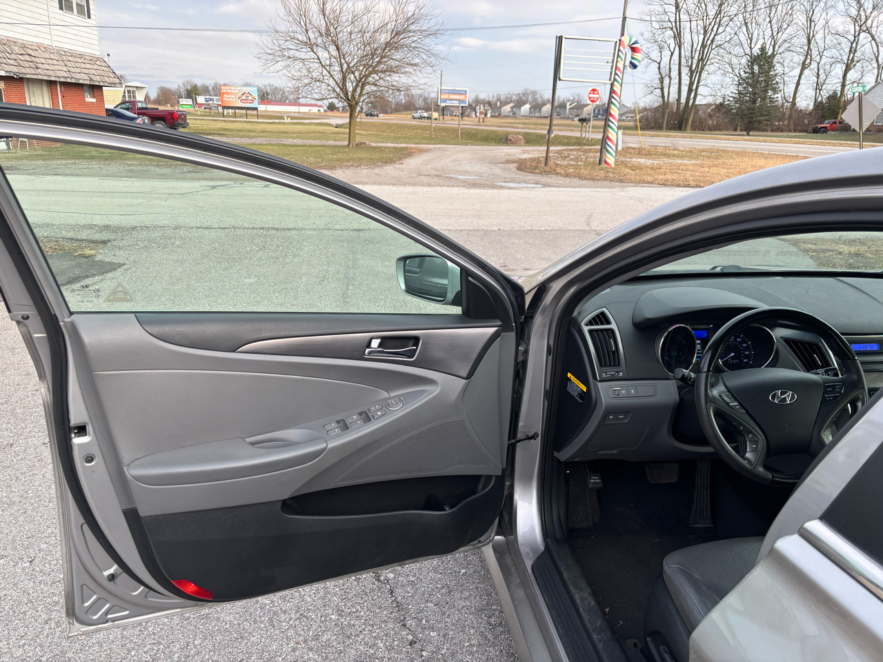 Hyundai Sonata Hybrid Sedan 2012