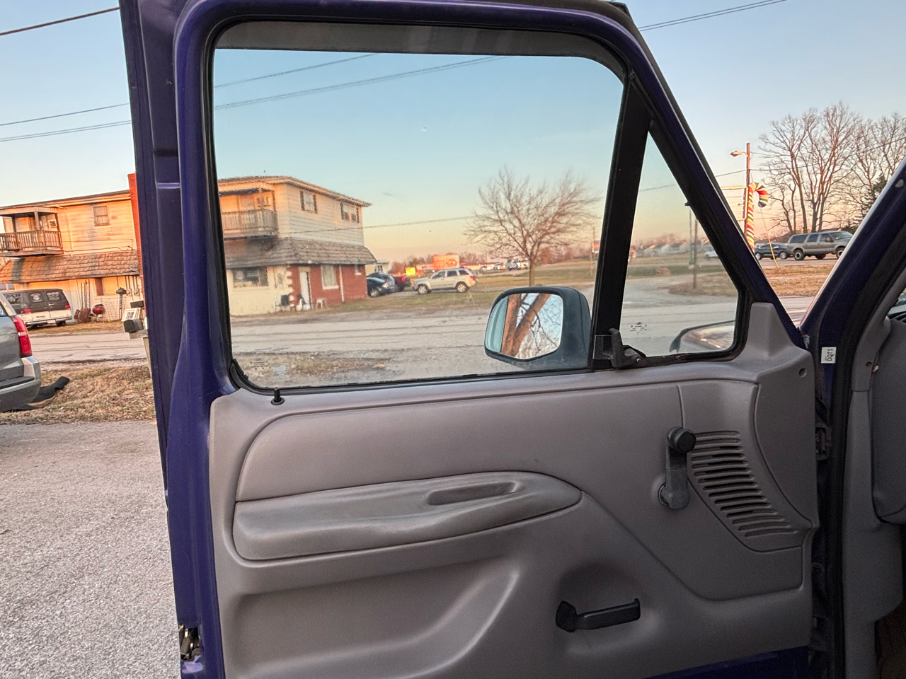 Ford F-150 Special Reg. Cab Long Bed 2WD 1995