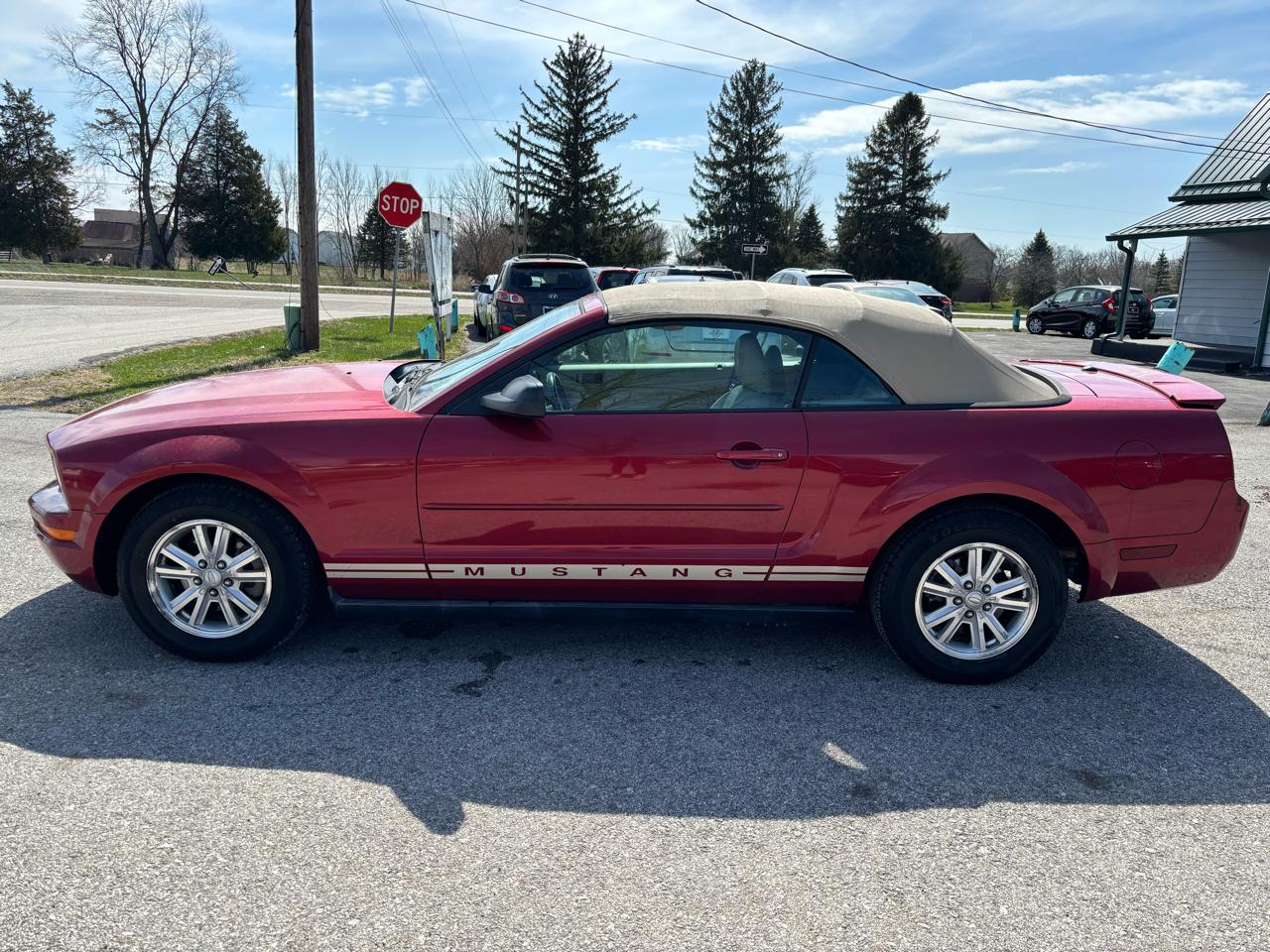 Ford Mustang V6 Deluxe Convertible 2007