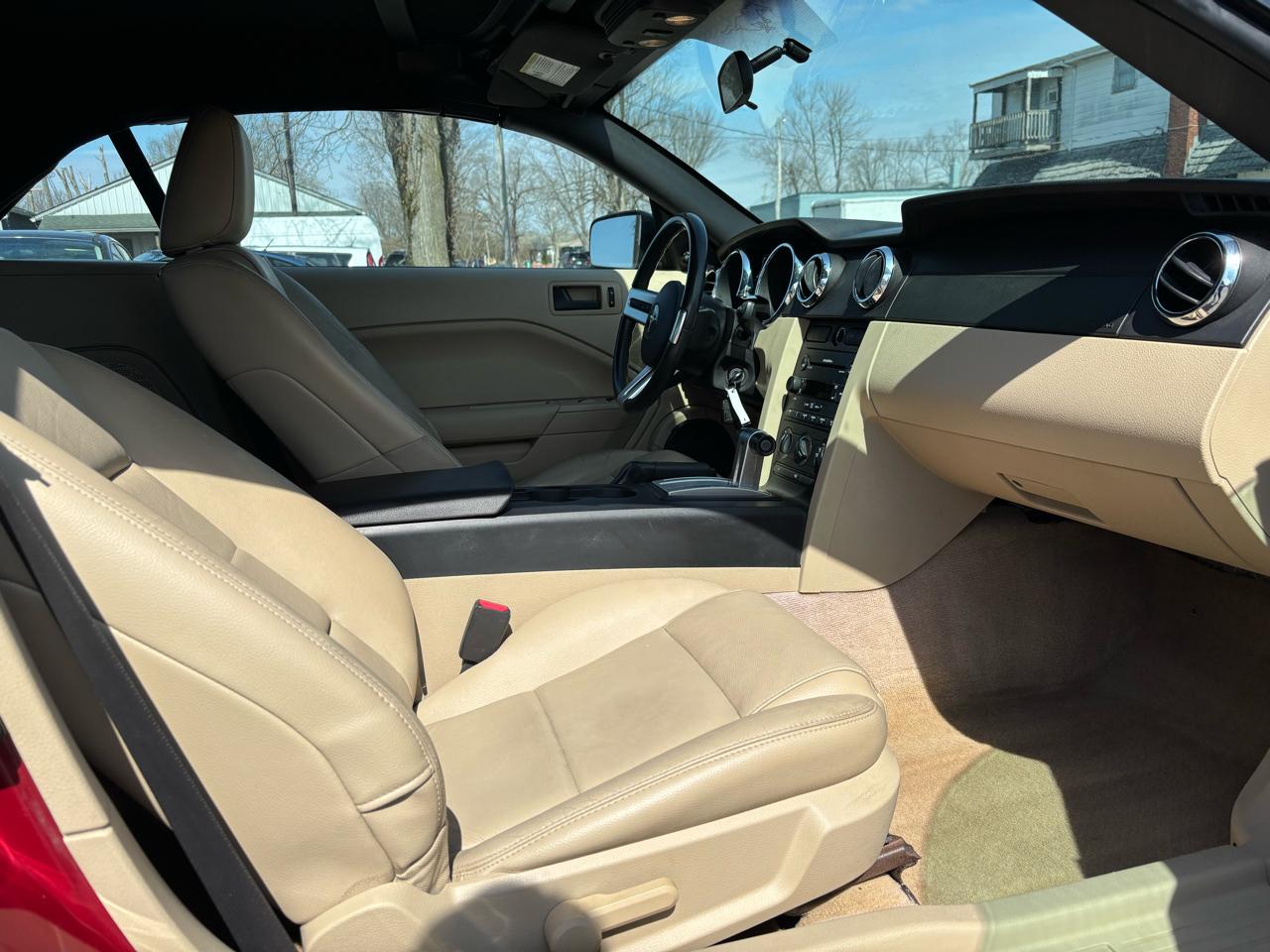 Ford Mustang V6 Deluxe Convertible 2007