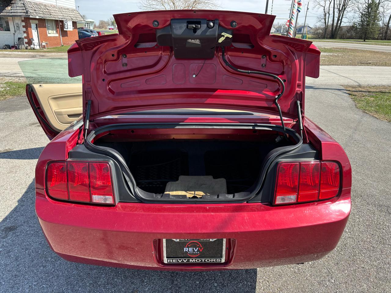 Ford Mustang V6 Deluxe Convertible 2007