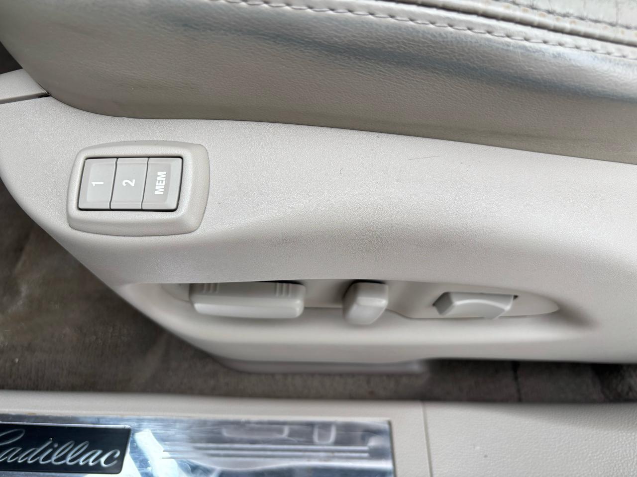 Cadillac SRX Luxury AWD 2012