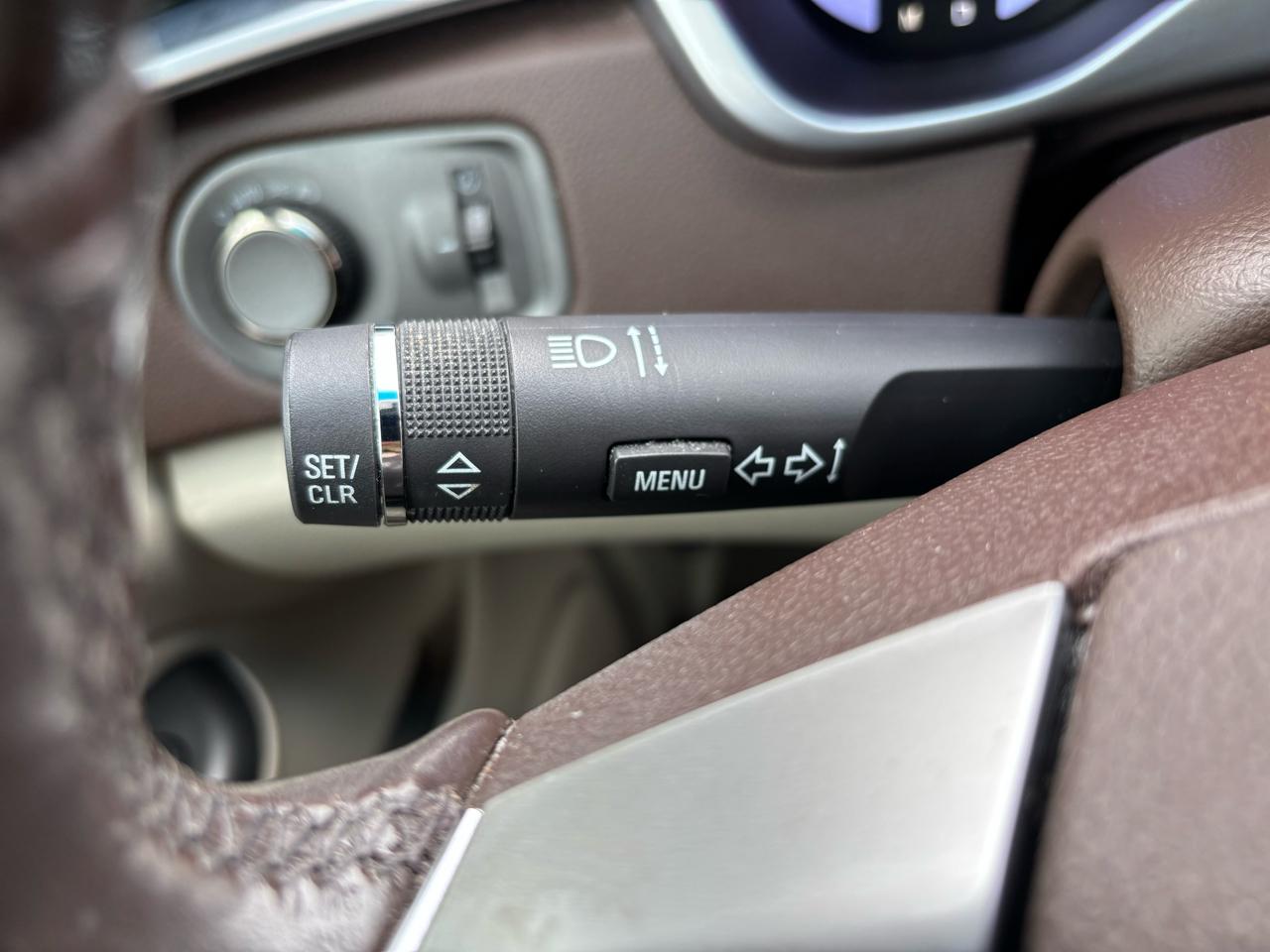 Cadillac SRX Luxury AWD 2012