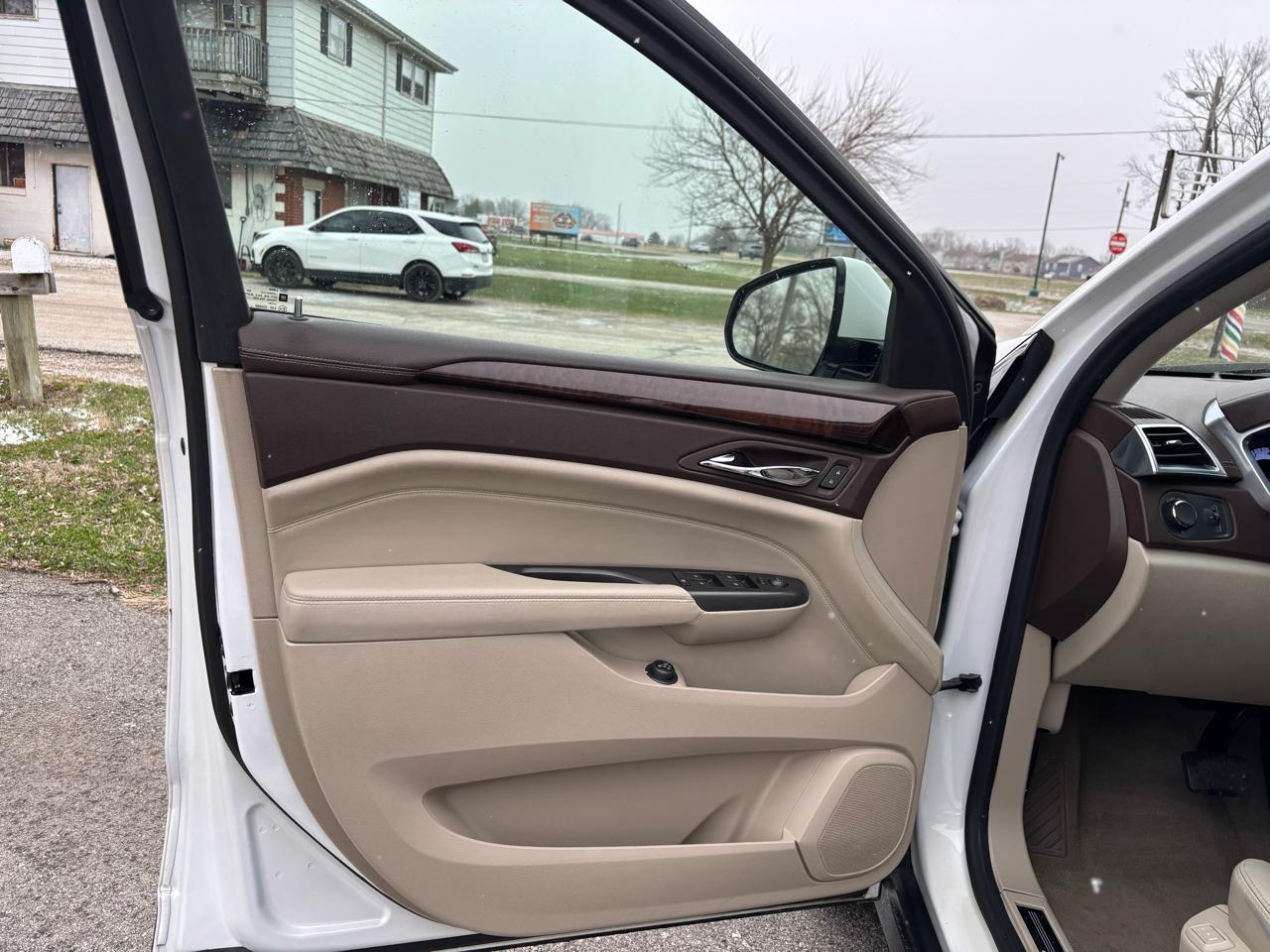 Cadillac SRX Luxury AWD 2012