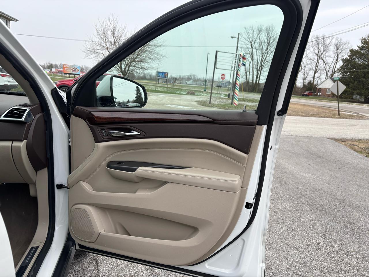 Cadillac SRX Luxury AWD 2012