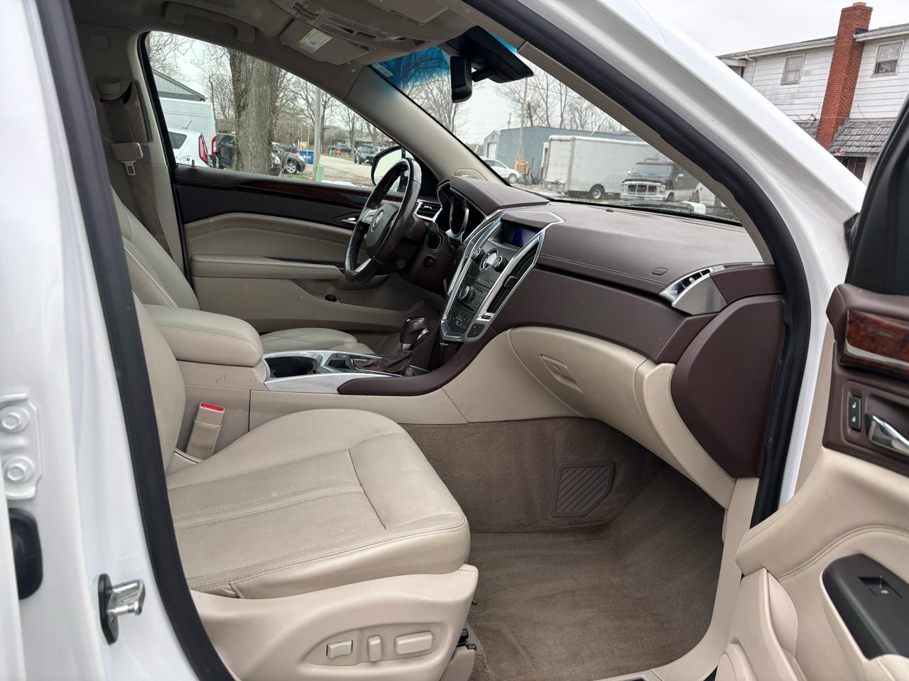 Cadillac SRX Luxury AWD 2012