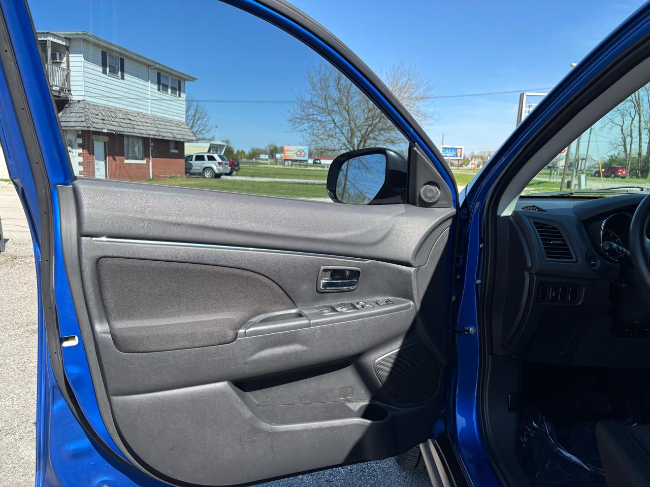 Mitsubishi Outlander Sport 2.0 ES 5M 2017