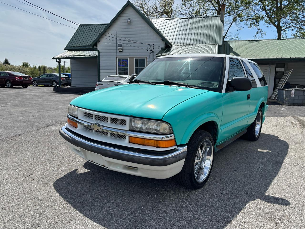 Chevrolet Blazer LS 2-Door 2WD 2001
