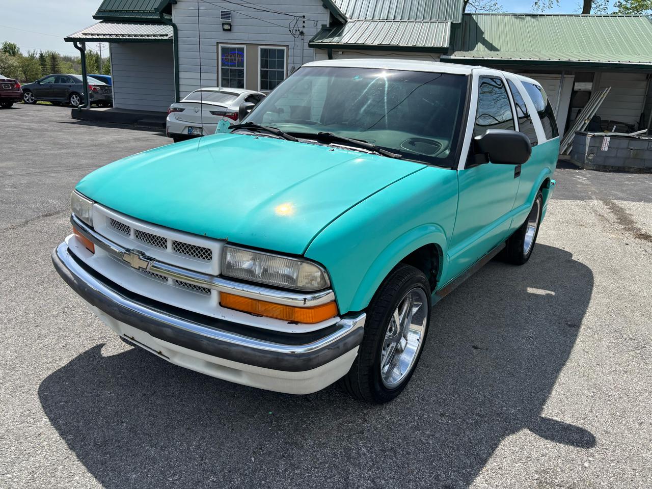 Chevrolet Blazer LS 2-Door 2WD 2001