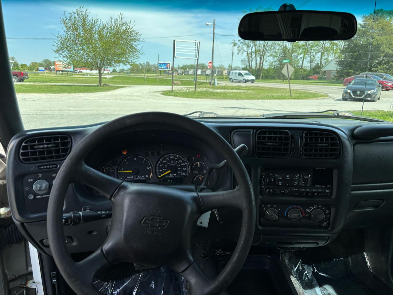 Chevrolet Blazer LS 2-Door 2WD 2001