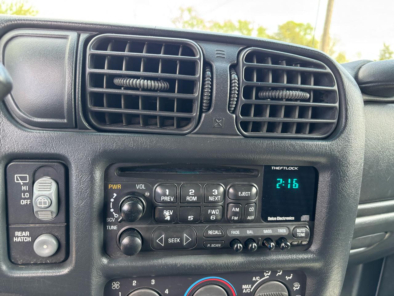 Chevrolet Blazer LS 2-Door 2WD 2001