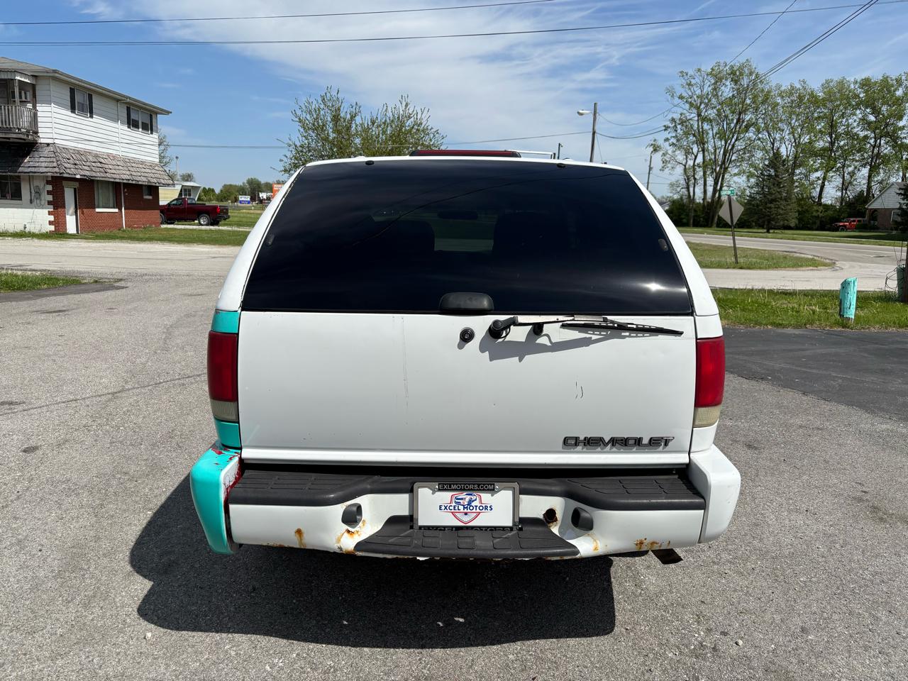 Chevrolet Blazer LS 2-Door 2WD 2001