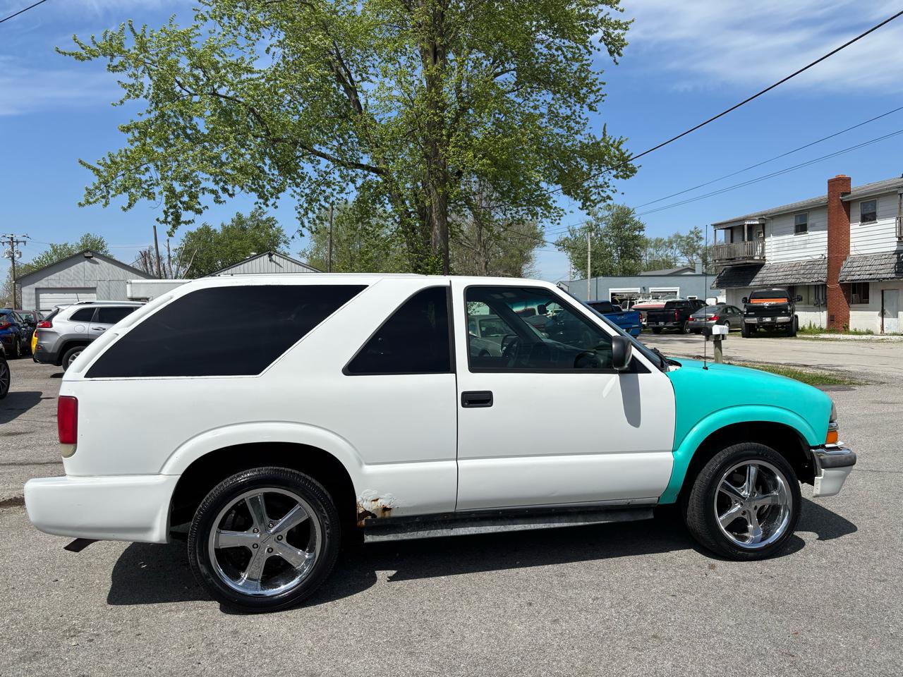 Chevrolet Blazer LS 2-Door 2WD 2001