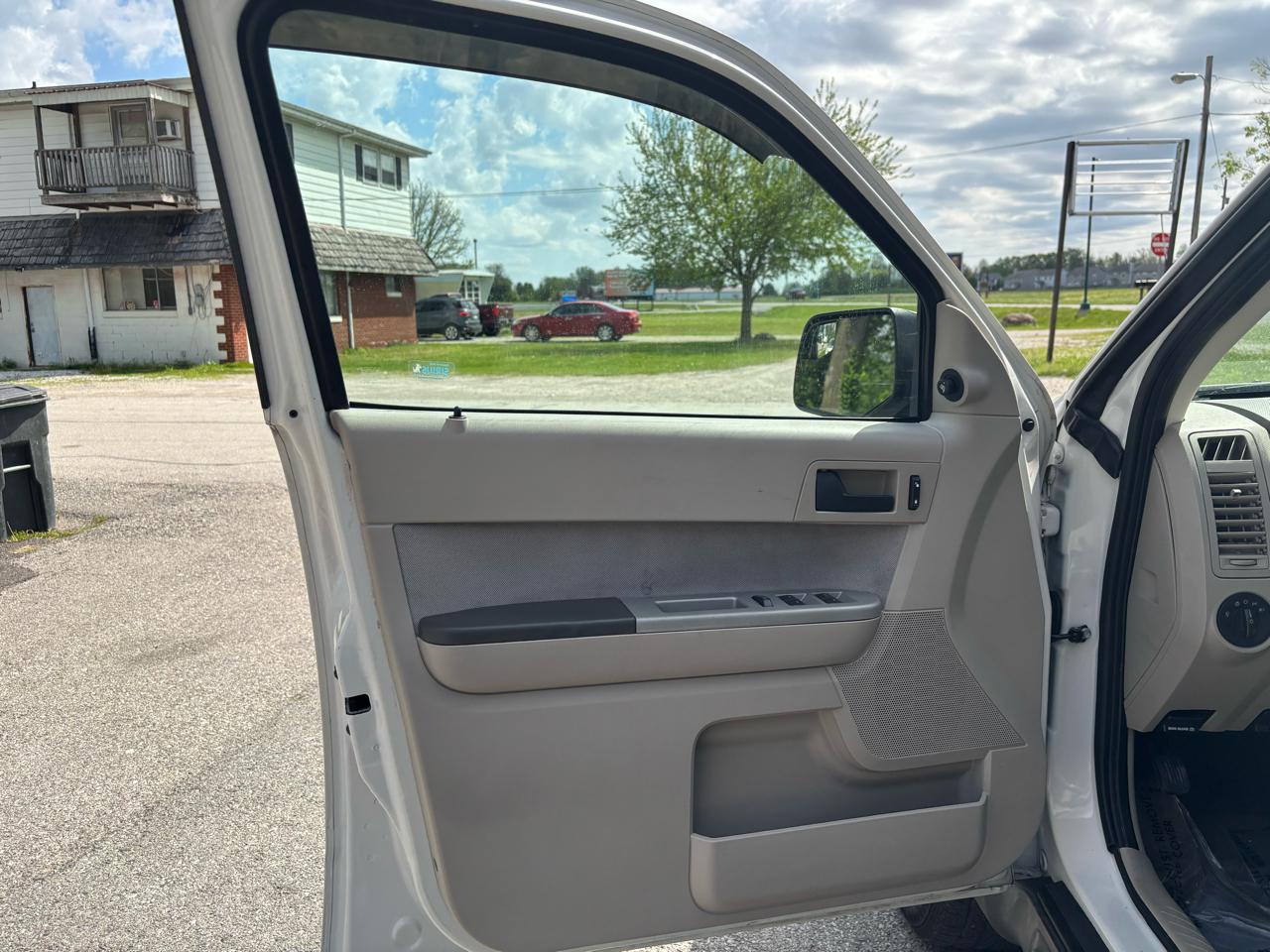 Ford Escape XLT FWD 2011