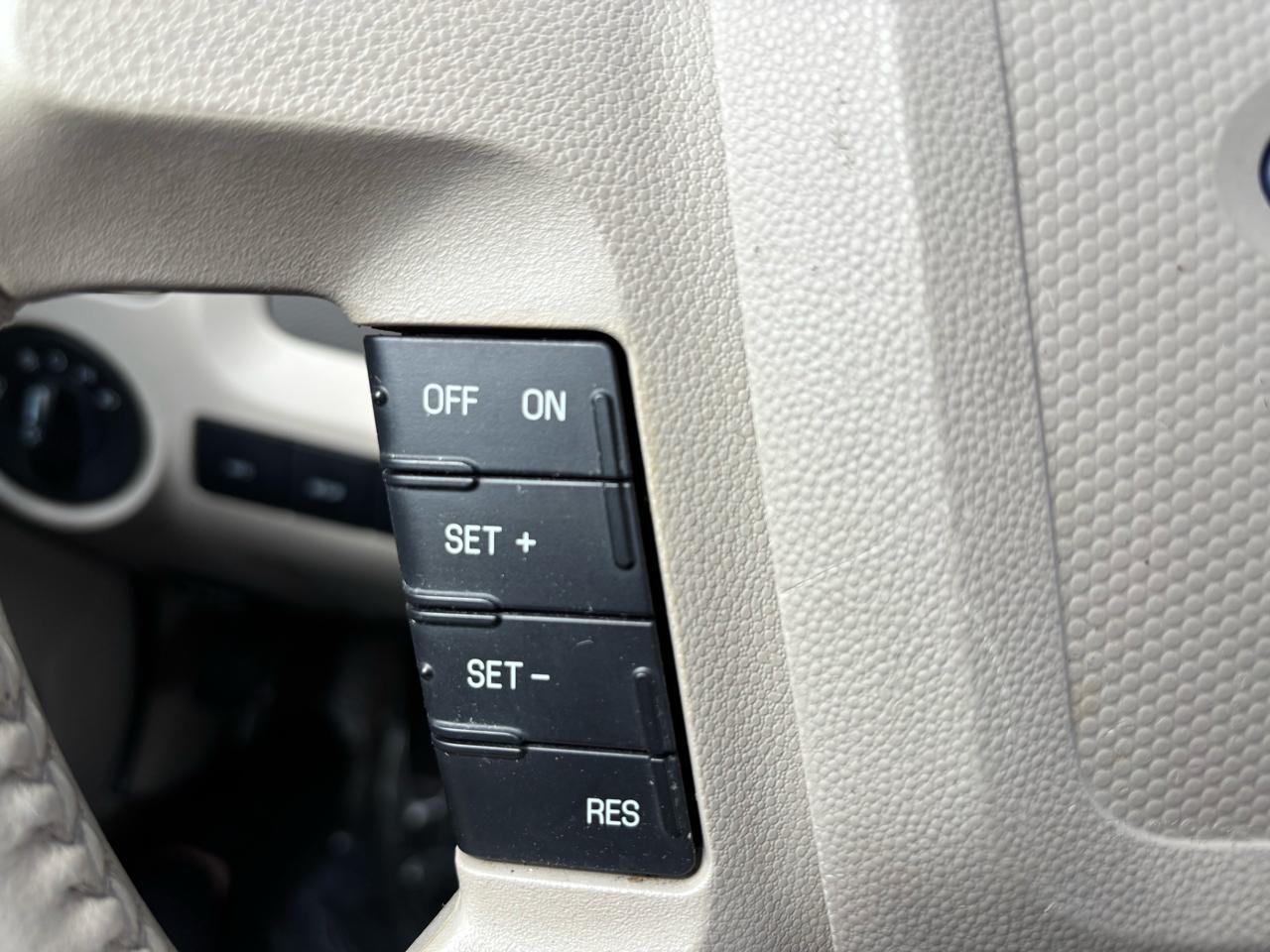 Ford Escape XLT FWD 2011